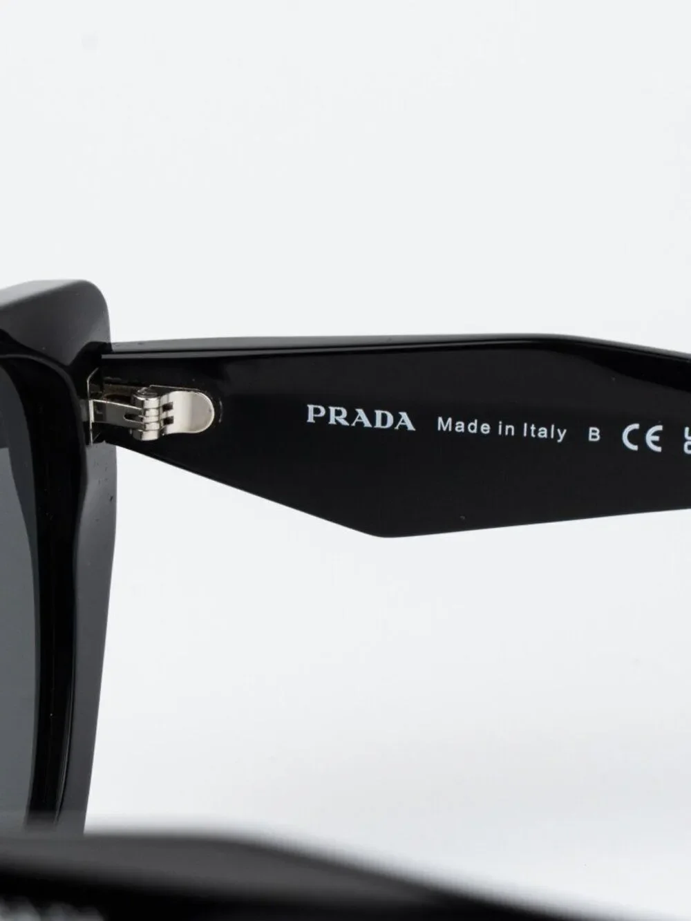 Prada Women Sunglasses Black Grey Cat Eye PR19ZSF 1AB5S0 NEW AUTHENTIC